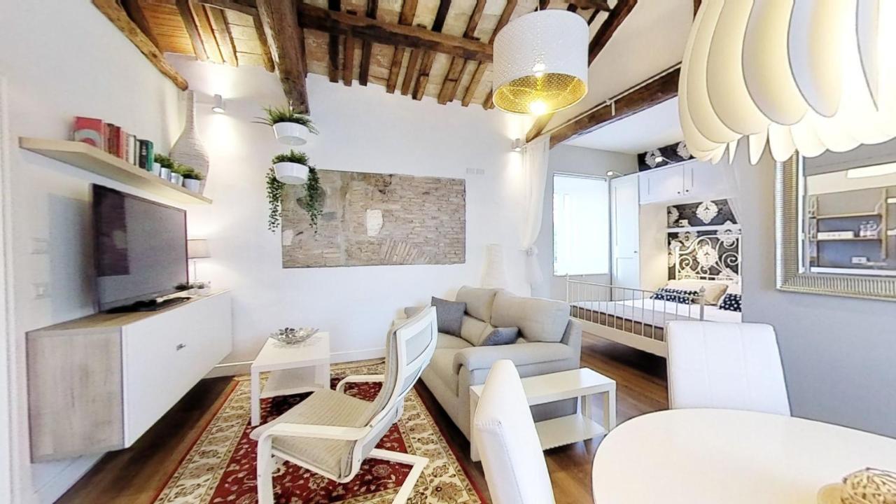 La Casa Nel Castello *